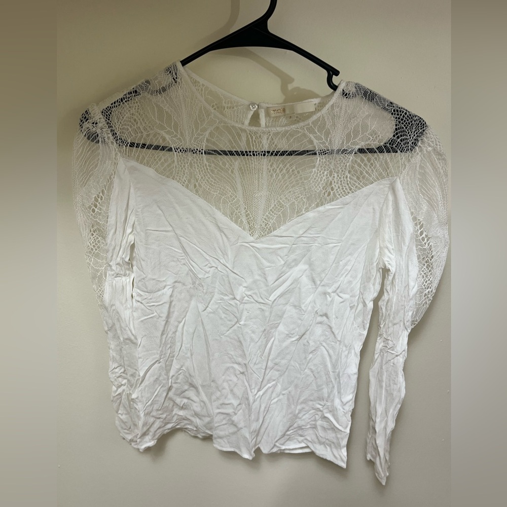 White top with lace